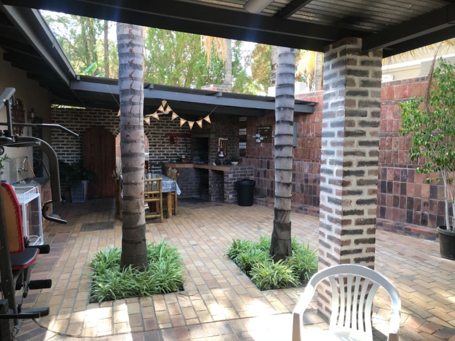 4 Bedroom Property for Sale in Die Rand Northern Cape
